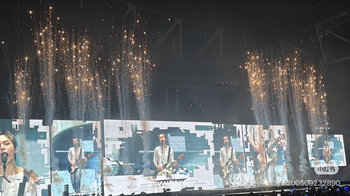 this photo of shining star performance ✨