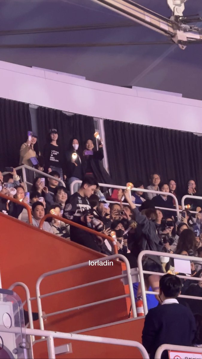 มีน้ำตาเป็นจำมาก 💚💜💖💛🩵 
น้องเค้กครบ 5 คน 🥹🥹🥹🥹🥹