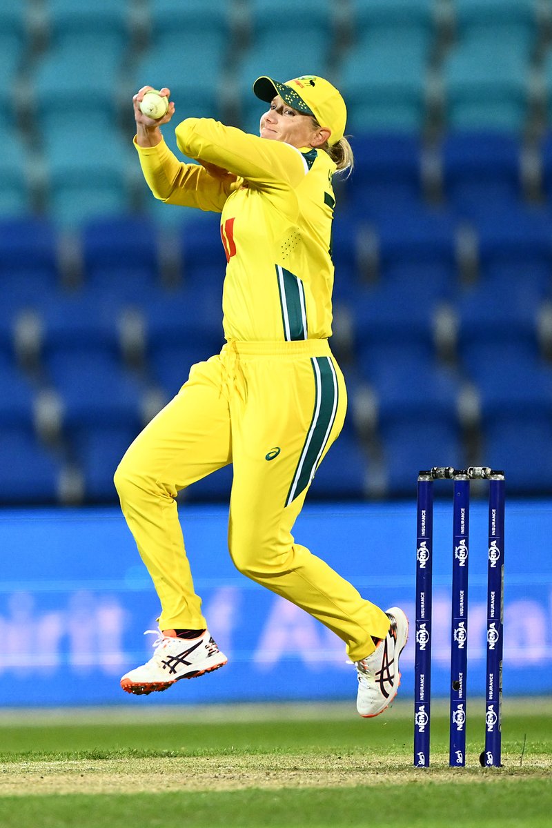 cricinfo's tweet photo. Final ODI. First time as a bowler in international cricket for Alyssa Healy https://t.co/SrOUPtS9YM