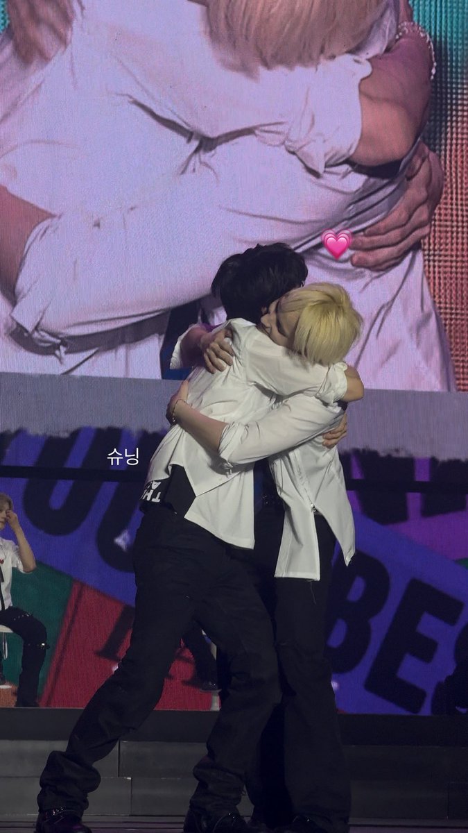 260301 모아콘 듀엣 #껌딱지즈 #수빈 #휴닝카이

껌즈제발나안아 ••••••••
영원히껌처럼붙어라 
💗💗💗💗💗💗💗