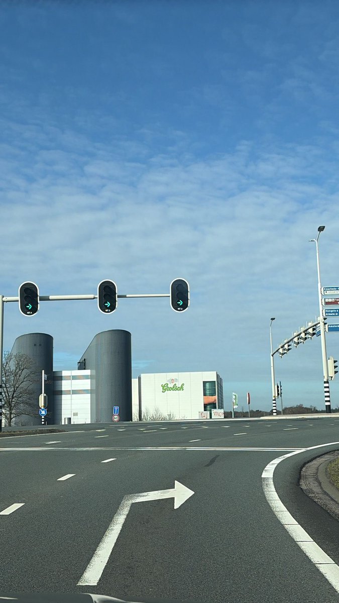 Zoek een plaatsje in de zon ☀️ #alsjehetweettweethet #twefey