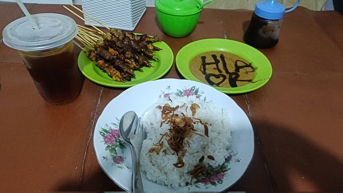 Dinner tonight....Nasi Sate Ayam Bang Fa'i 😋