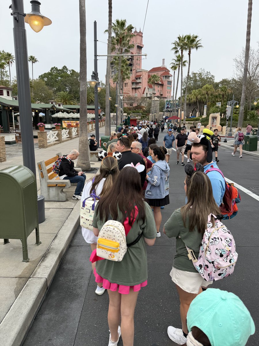 It’s the final day for Rock 'n' Roller Coaster Starring Aerosmith at Hollywood Studios and the crowds are already lined up for one final ride to turn the record industry upside down!
