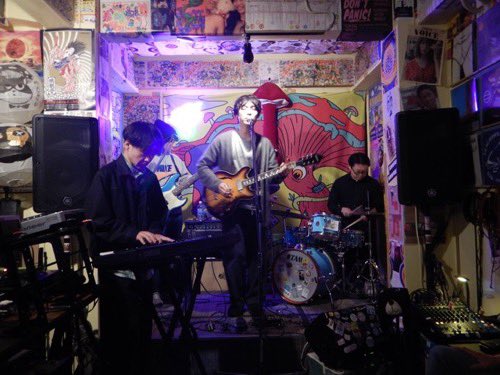 POLISH0729's tweet photo. 遅ればせながら昨日のmogumoguでのDecember Boysのライブ、来て頂いた方々、アッキーさん、長坂&amp;並木さん、糸摩さん、マサカズさん、ありがとうございました！終演後、阿佐ヶ谷駅前で軽く打ち上げ。ドラマ、見たことないけど、見てみようかなと思いました。
お疲れ様でした！またどうぞ！ https://t.co/aLfSvZBGER
