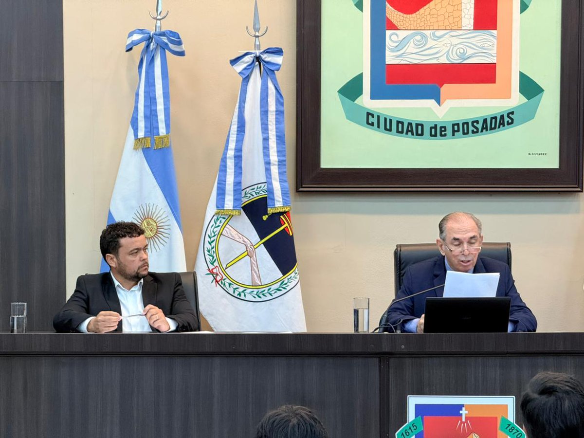jorgekurrle's tweet image. En la #Apertura de #Sesiones del #Concejo #Deliberante de Posadas, el intendente Leonardo Stelatto destacó la reducción de secretarías, la eliminación de tasas municipales y la digitalización de trámites como ejes de gestión, además de convocar al diálogo institucional.