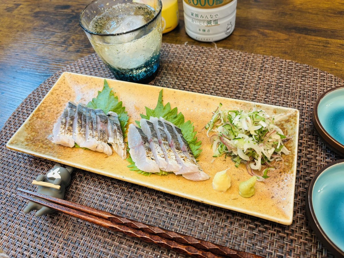 脂のってないけど、これはこれで鯵みたいで美味しいかも🐟

#サゴシ
#薬味たっぷり醤油とポン酢で
