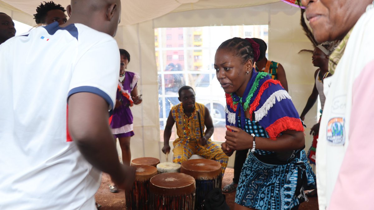 Mwende_Mugambi's tweet photo. Before the serious debates came up, we danced🥳!

Eey, cultural dance to represent the roots to the culture we hold so deeply♥️.
Note @itsgladwell enjoying the dance🤭
#EyesOnElections 
#ElectoralReforms2026 
#CFLI 
#CanadaFund https://t.co/YBH2JTblyE