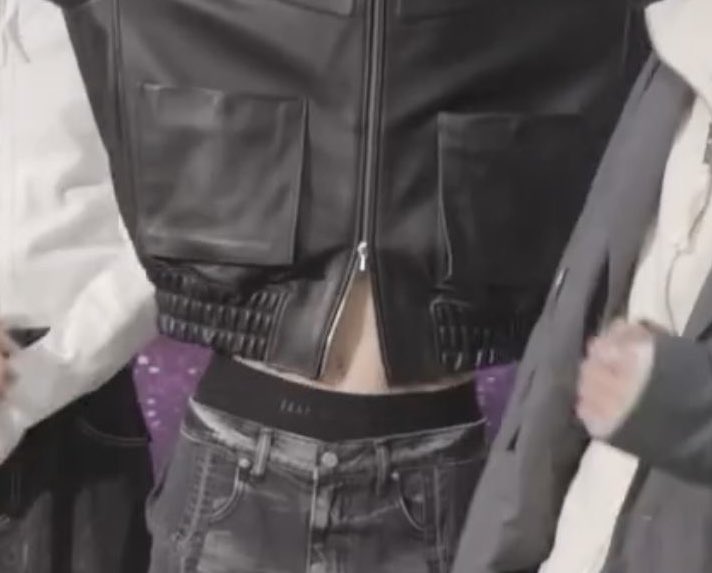 what does A MAN 💔 need all these dolly features for