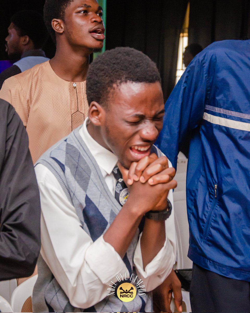 NrccOye's tweet photo. 🎼🎶🎼
Emperor of the Universe
Master of the same 

To You we bow 
To give you praise 

Ah ah ah
Eh eh eh 

You are worthy of my praise

#nrccoye #newrealitycc #miracles #worshipwithoutwalls #globalchurch https://t.co/zA1jWIA3Fu