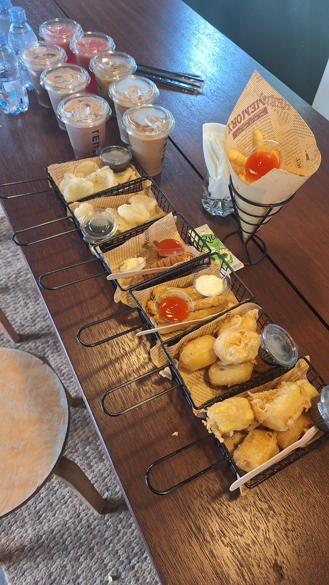 knev. (@dh14_) on Twitter photo 