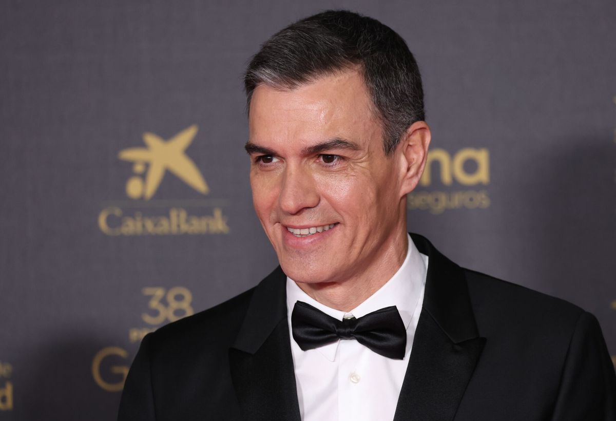 Sánchez rechaza el ataque de EE UU e Israel y pide una "desescalada" inmediata.

Pedro Sánchez ha condenado la ofensiva de Estados Unidos e Israel contra Irán al considerar que agrava la escalada y aumenta la inestabilidad internacional.

El presidente ha reclamado diálogo,