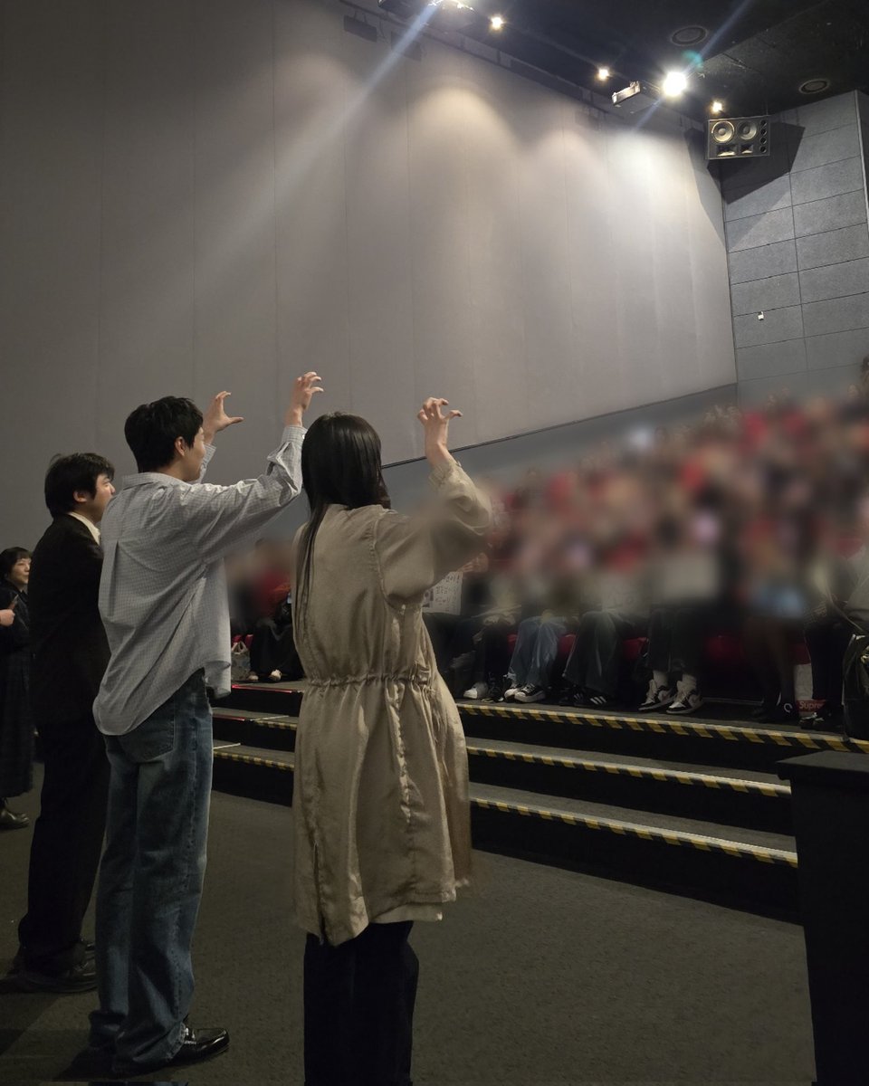 at9film's tweet photo. <슬라이드 스트럼 뮤트> 개봉주 주말 무대인사&amp;GV
2일차까지 모두 성료!🥹

1만 관객 돌파 소식과 함께 CGV 왕십리에 방문한 TEAM 슬스뮤🎸
진명현 무브먼트 대표님과의 GV를 끝으로
개봉주 주말 행사를 모두 마쳤습니다! https://t.co/TI16dHOOi4