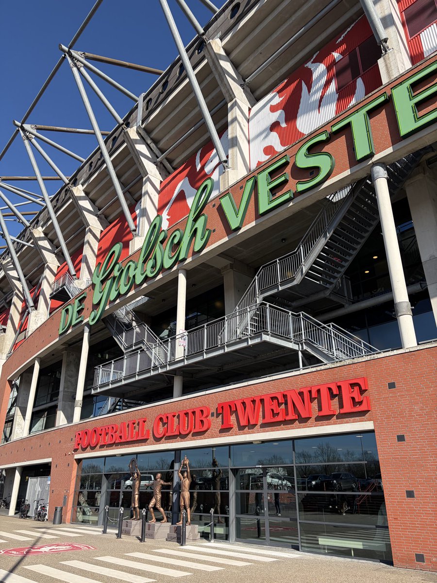 Zoek een plaatsje in de zon ☀️!

#Awaydays #tweFEY #GrolshVeste