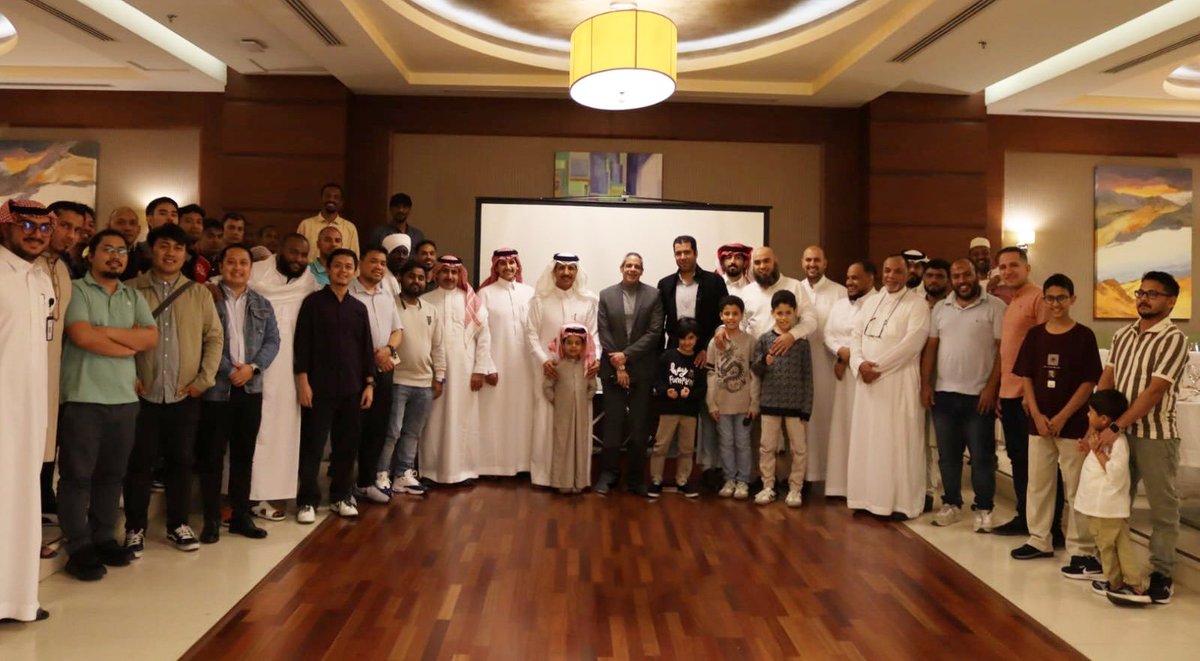 MDCEOSA's tweet photo. نظّمت شركة التصاميم الحديثة للاستشارات الهندسية (MDCEO) إفطارها الجماعي لشهر رمضان بتاريخ 8-9-1447هـ ، تعزيزًا لروح الفريق وترسيخًا لقيم التواصل والتعاون.و دعمًا لبيئة عمل إيجابية ، سائلين الله أن يعيد الشهر الفضيل على الجميع بالخير والبركات. https://t.co/TBtDJFuE4o