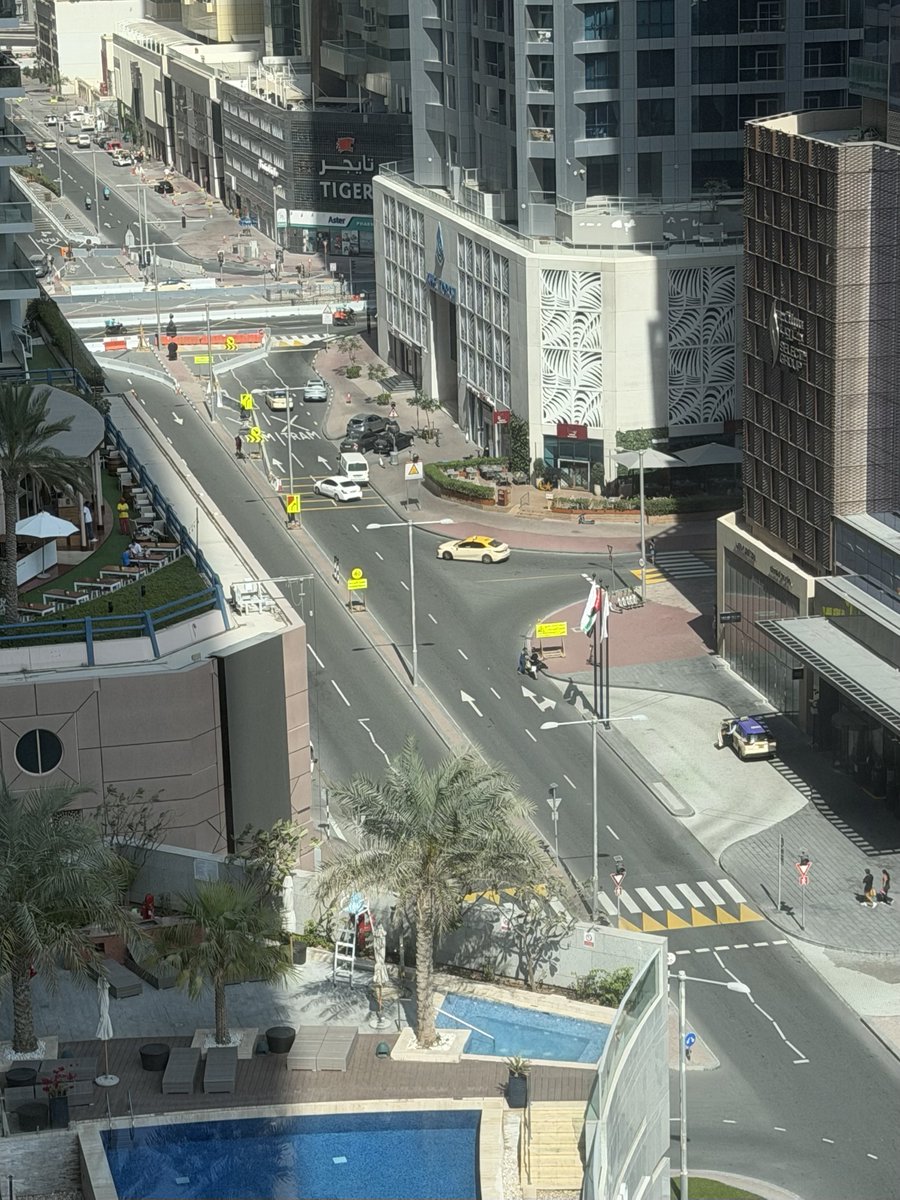 deSherry tweet media