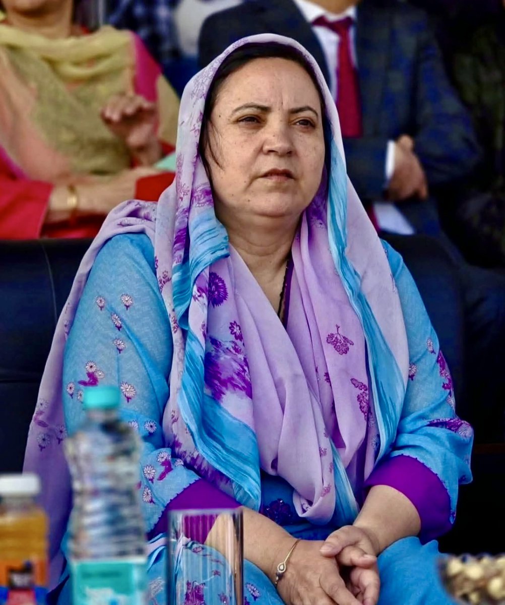 Qns24x7's tweet image. #Updated —  Educational Instituties to Remain Closed for #Two Days in Kashmir: Sakina Itoo

qns24x7.com/educational-in…