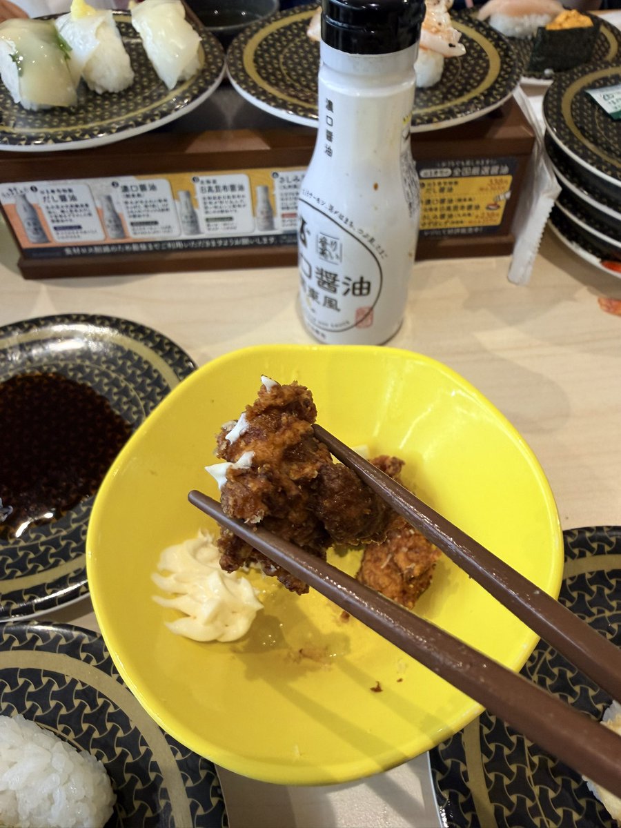 fl2321's tweet photo. はま寿司さんへ
忙しいのはわかるけどこれは違いすぎです笑
※全部同じ商品です🙂 https://t.co/SHBu1S8y1j