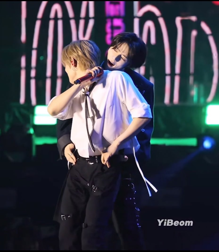 this angle is so crazy im gonna pass out