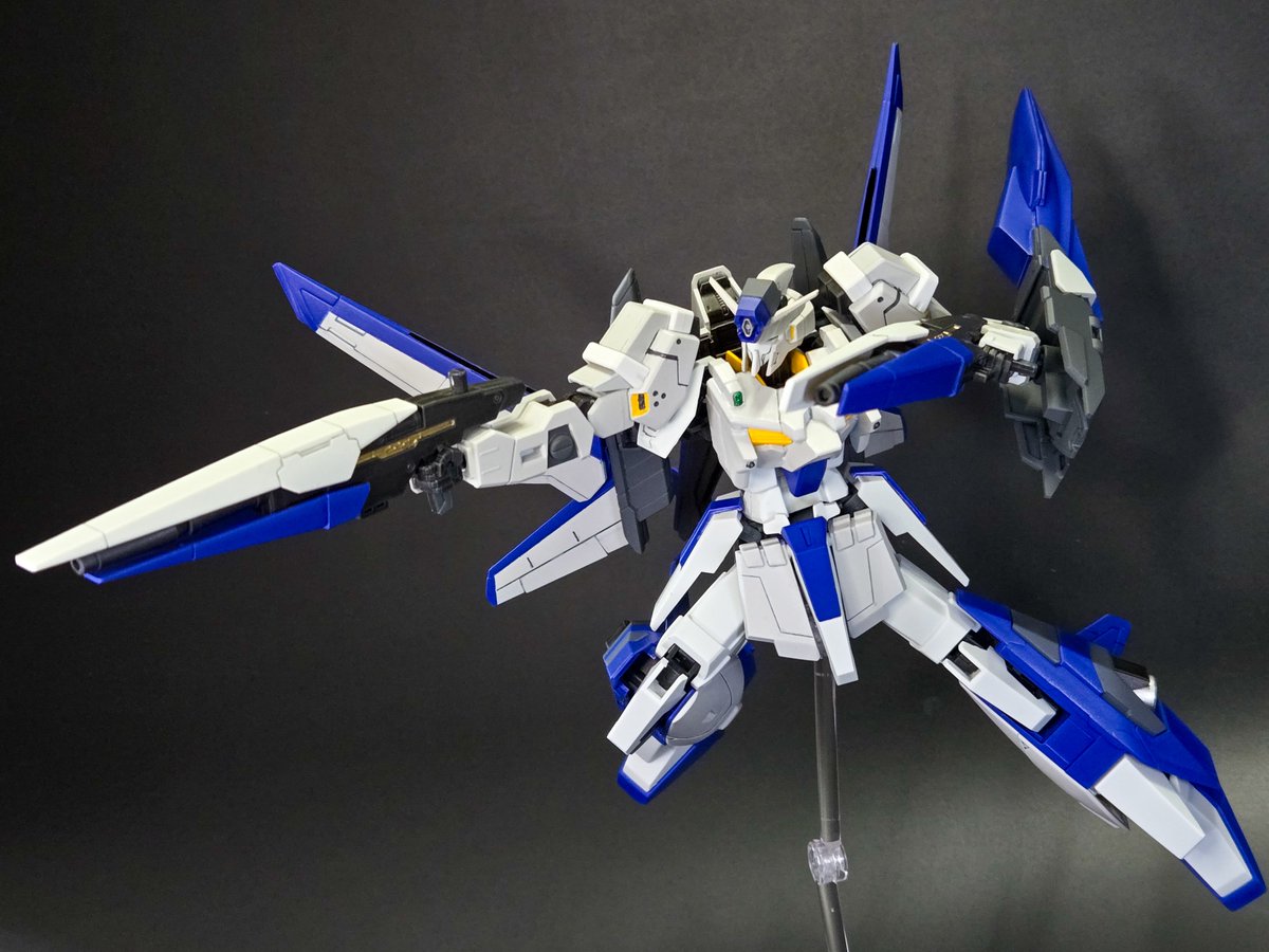 Funa_moto's tweet photo. ここまで見て頂きありがとうございます！
可変機の改造は久しぶりでしたが、ムラサメ改の変形機構をベースにしたので両形態いい感じにカッコ良くなりました〜☺️
皆もオリ可変機、作ろう！！👍 https://t.co/gQScQ5qpj7