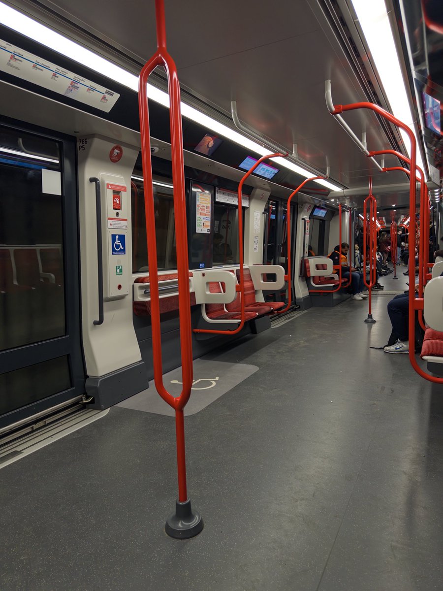 Stitch 🏳️‍🌈🚊 RER B LOVE ACCOUNT 🤍🩵 tweet media