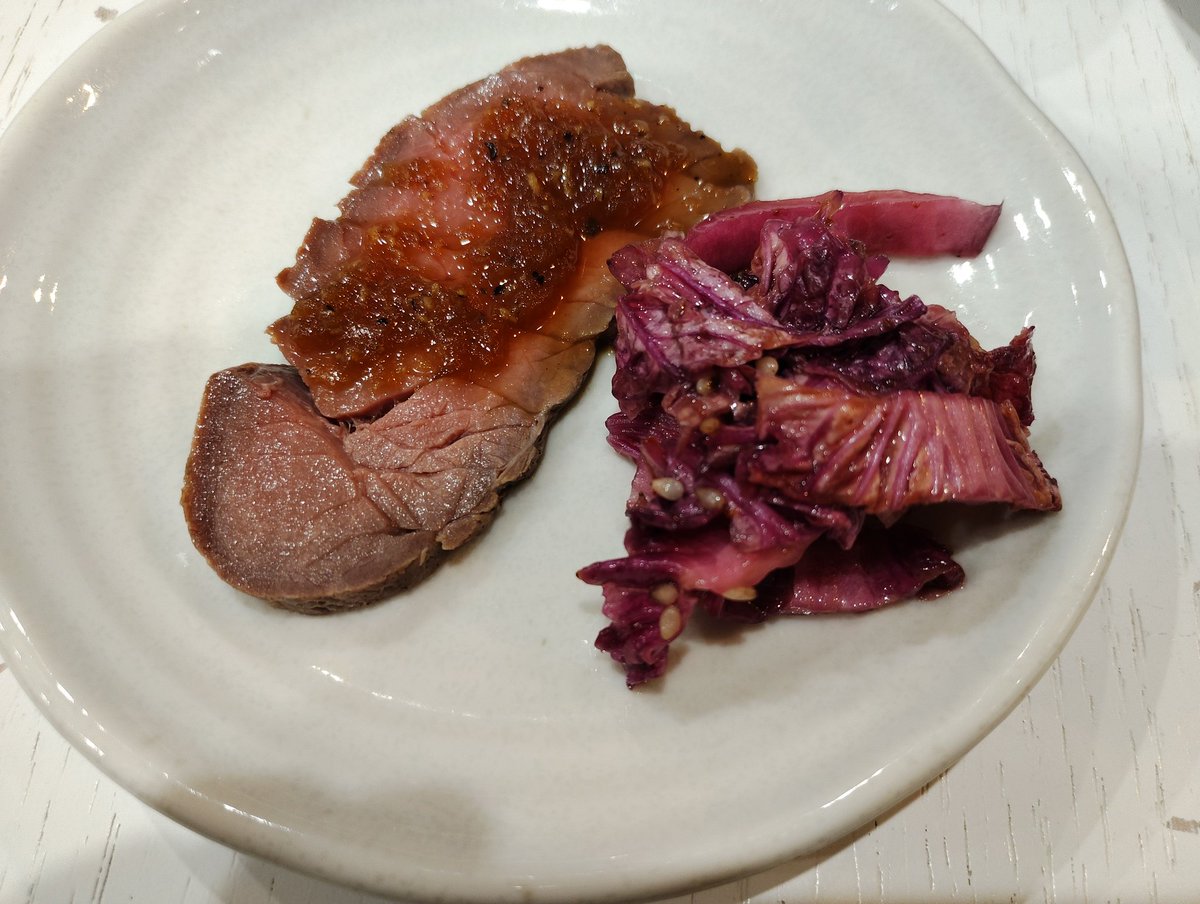 8h8A6L3x3h4hkC8's tweet photo. 特製グレイビーソースをかけるとウマァ😋 https://t.co/jCJjJZYcID