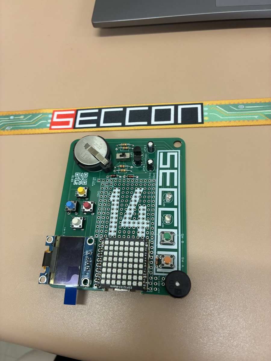 takumi_it_study's tweet photo. 初めてのイベントでsecconに参加してきました!
当選したworkshopは一つだけだったけど、飛び入り参加できるものが多くて楽しめました
いい刺激になったので、これからも頑張って勉強します!!
#ひよこまめ教習所
#RWPL
#SECCON14 https://t.co/td4PuskIQQ