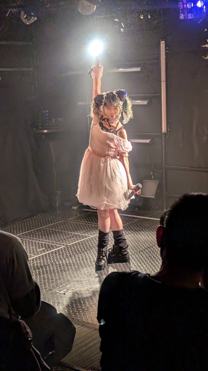 TAKADUALSIGNAL's tweet photo. で、自分達撮り忘れた〜
一枚目 歩生 さん
二枚目 Le:verb さん
三枚目 みるかみる さん https://t.co/IrQt3imQtD