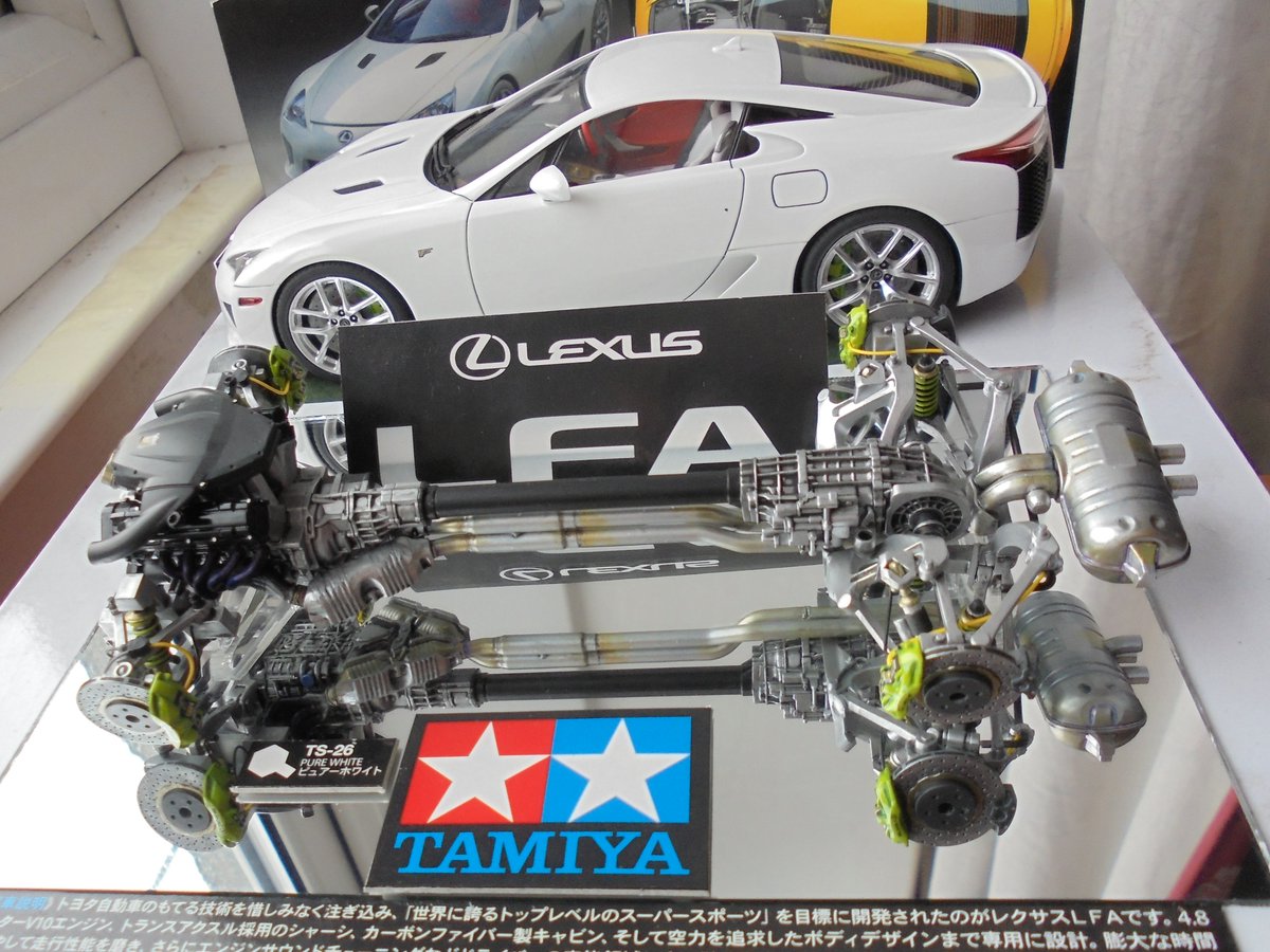 Lexus LFA. Tamiya 1/24 Scale. I made a second set of brakes for