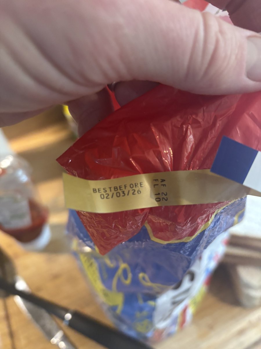 Helley_esquire's tweet photo. @hovisbakery what’s going on here 🤷🏻‍♂️ https://t.co/NPGBmRrLUn