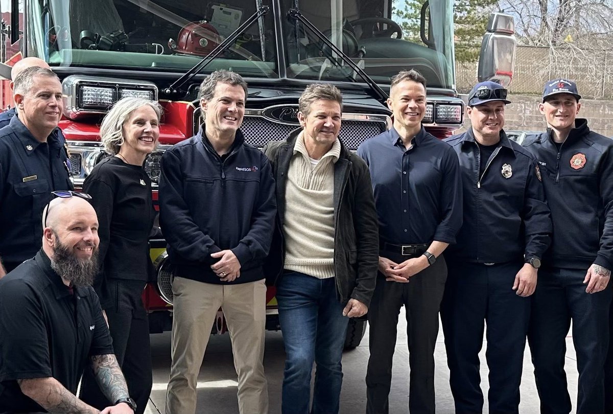 Hollywood actor Jeremy Renner visited Sun Valley, NV on February 25th to take a tour of Truckee Meadows Fire &amp; Rescue and chat with our firefighters to learn more about their response system and efforts in protecting our community.

svinsider.com/sun-valley-new…

<a href="/JeremyRenner/">Jeremy Renner</a>