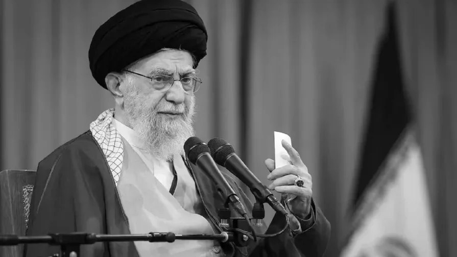 BrehendaS's tweet photo. Confirman martirio del Líder supremo de la Revolución Islámica Iraní, Ayatola Alí Jameneí, en ataque de EEUU e Israel

https://t.co/OkNuazTGSf

#bbvipsk4 #zeudiners #sstvi #Iran https://t.co/T3Q6P4fUSM