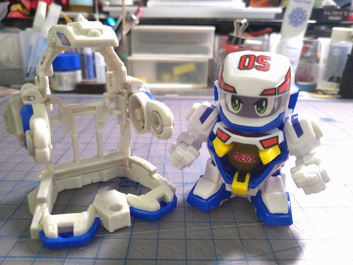 LEGACYSOULの復刻ファイティングフェニックス作ったー♪

復刻と言っても新規造形だけど🤗
当時シールだったとこも別パーツになってたり、所々ラバーパーツが追加されてたりアップグレードされてるっ

遊び用のターゲットと飾る用のコンテナが一緒になってるのいいね🥰