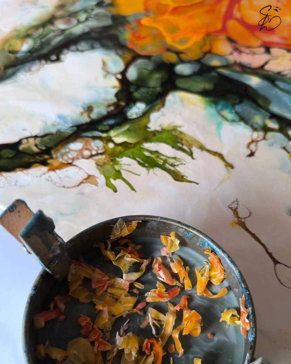 dorastorkart's tweet image. Reclaimed wax.
Nearly 20 years of studio practice.
Wax and pigment are expensive - nothing gets wasted.
New colors emerge through reuse.
#encaustic #studio_process #abstractart #dorastorkart