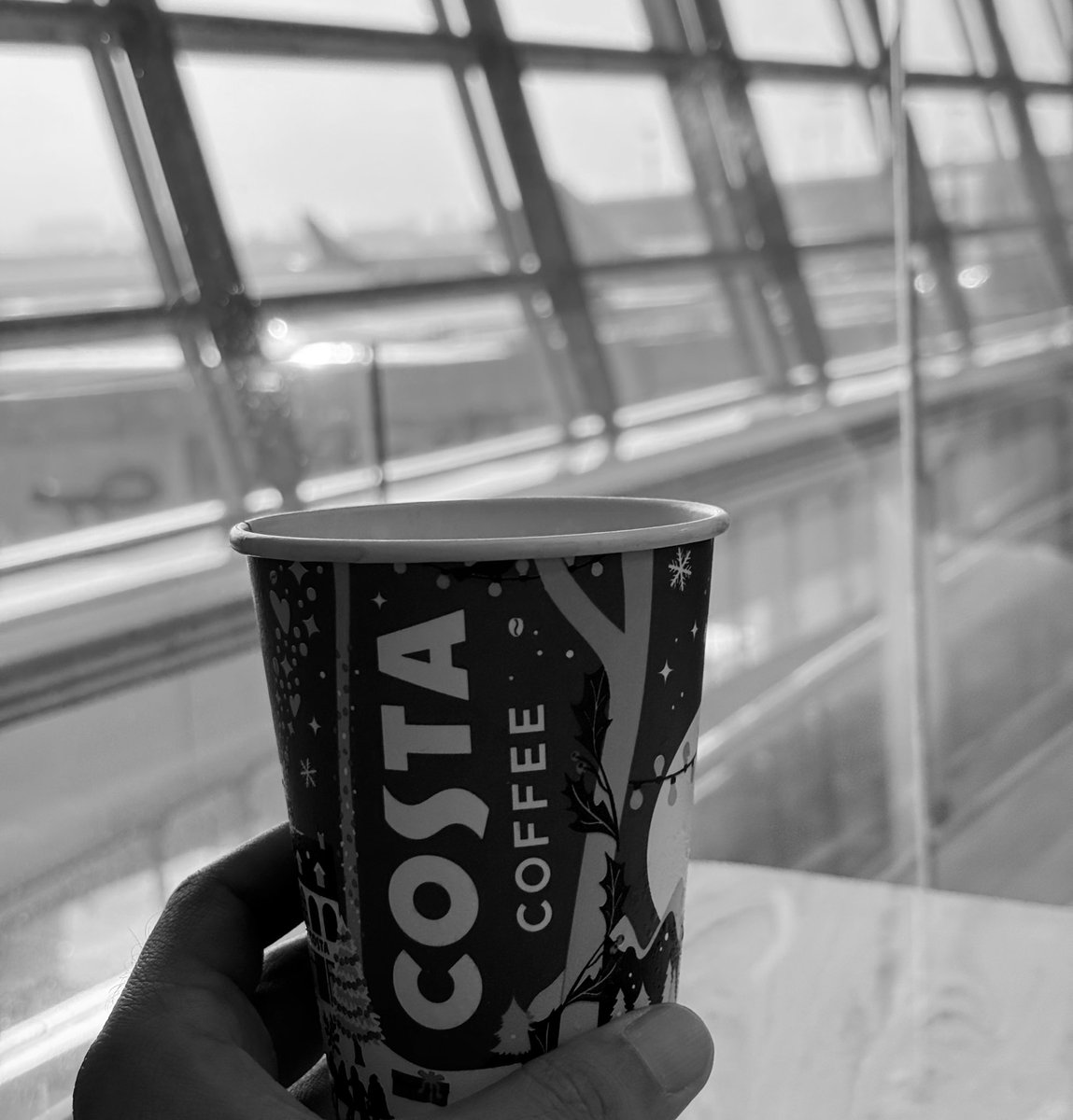 yourpsb's tweet photo. I always say never leave free money on the table.

Used my lifetime-free Scapia credit  @getscapia card to grab a complimentary Costa Coffee at the airport ☕ #Airportprivileges 

Then tapped the HDFC Tata Neu Infinity RuPay card to access the comfortable  @RuPay_npci lounge at Delhi Airport T3.

Smart financial choices = better lifestyle without extra spending.

If you’re planning to apply, here are the links:

Scapia Card – https://t.co/26kJtMiYIV

Tata Neu Infinity Card – https://t.co/uXWIr6S9fk

#BachaateRaho #CreditCards #TravelSmart #MaximiseRewards
