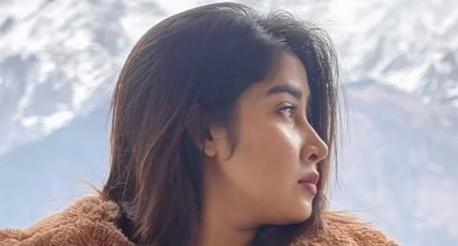 Arumugam_94's tweet image. Give a like if you find the butterfly
#SofiaAnsari