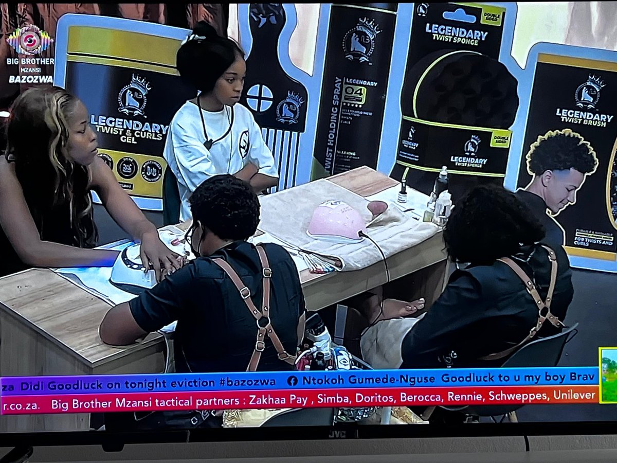 Legends barber has the ladies nails looking good 🥹🔥 #LegendsBarber #BBMzansiS6