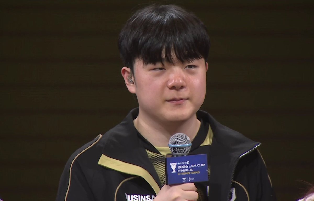 리리링 tweet media