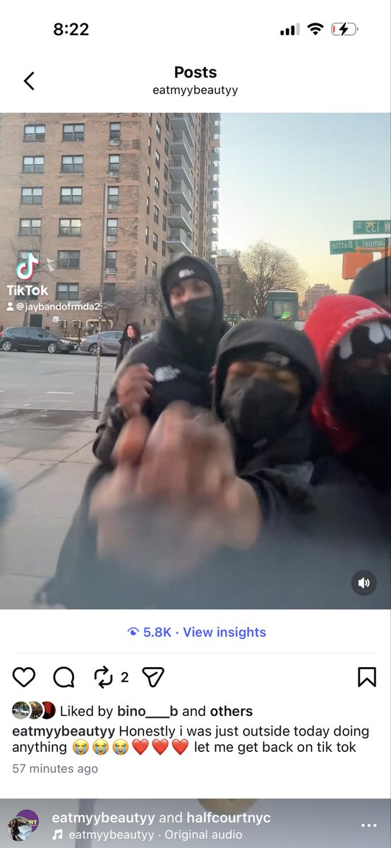 prxtty_b's tweet photo. Actually bumped into 2 totally different groups 😭😭😭 my vlogs are going up rn https://t.co/2aXMxIbc9F