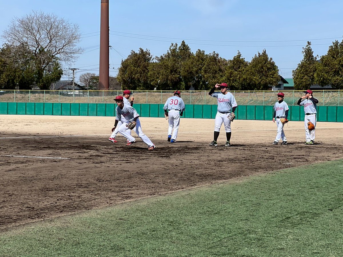 doublers_yakyu's tweet photo. 今年から中間ベースボールリーグに参戦することになりました。
今日が初戦でしたが、残念ながら敗北…

来週はトライバルリーグの初戦です。
勝利目指して頑張っていきましょう。
#福岡　#草野球　#メンバー募集中 https://t.co/3GfqVDnR2I