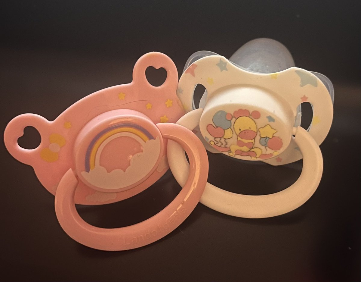 PubbyChuu's tweet photo. Holy containment breach in the comments. But I’m an adult and yems I very much love my pacis. Look how cute!!! abwa abwa ₍₍⚞(˶˃ ꒳ ˂˶)⚟⁾⁾ https://t.co/nUk0r37pO5