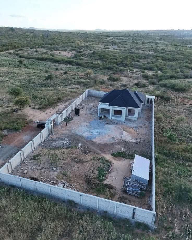 BSAT_Properties's tweet image. If you're a real estate agent, how will you market this house to a client?

The comment with the most likes wins #5k or 5k airtime

Comment and repost to garner enough support

Don't forget to use this hashtag in your comment: #BSATProperties

Entry closes by noon tomorrow