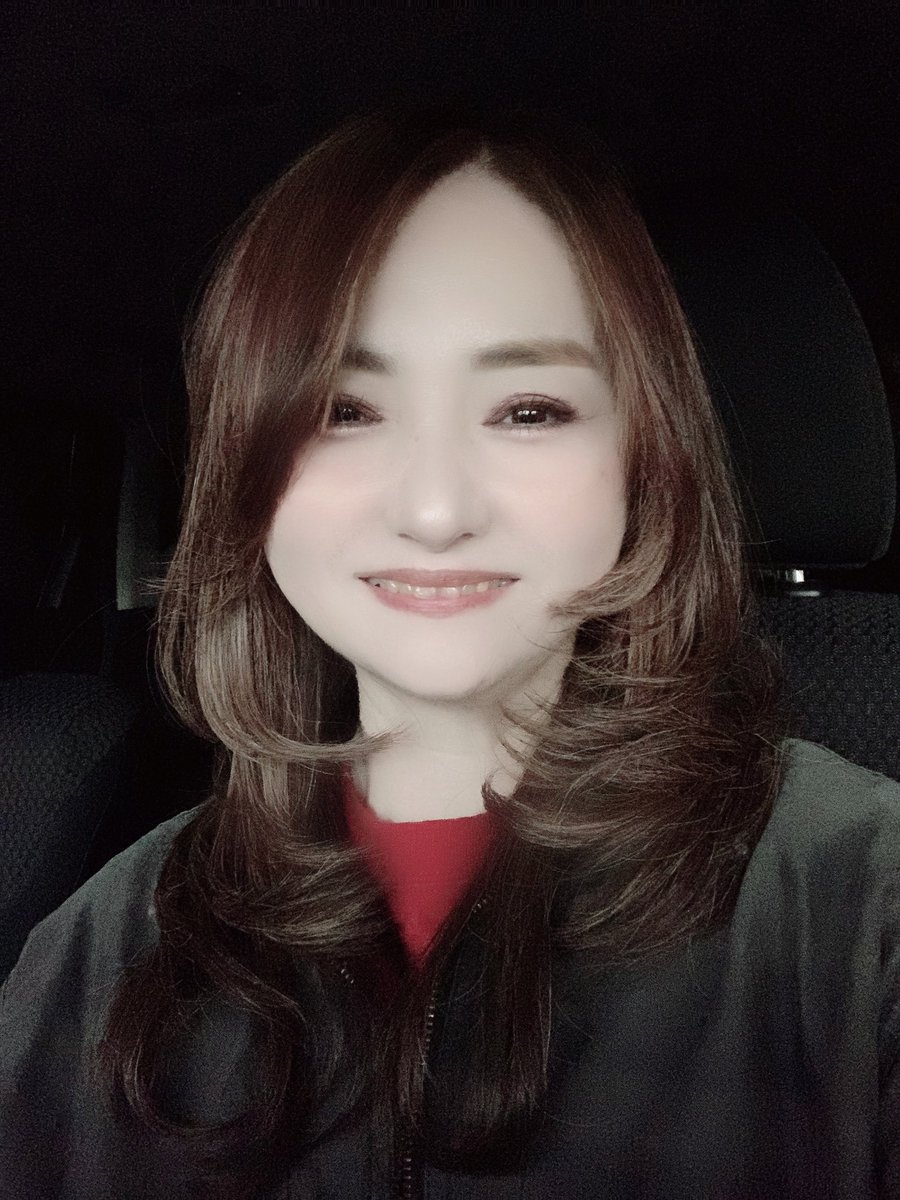 せりざわ tweet media