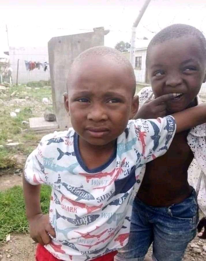 Na kuna hii ya Mzazi kufanya uduanzi wa wazi wazi kabisaa afu ukijaribu kumuambia kuwa anakosea anatishia LAANA
         Hii nayo imekaaga kiduanzi sanaa