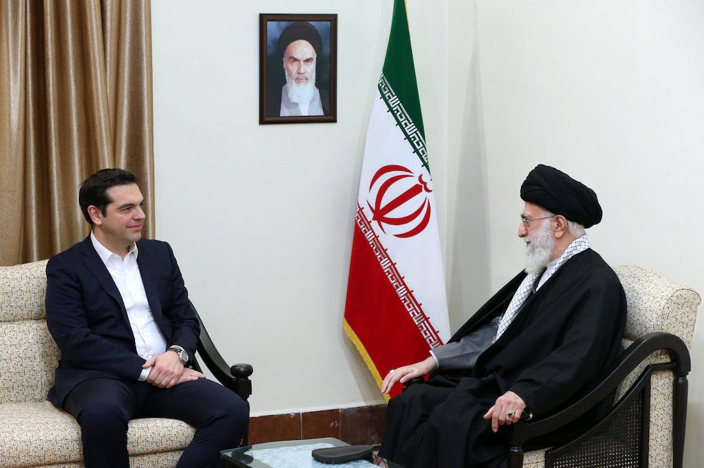 ΣΦΟΙ  προσέχει κάνεις το Ζήκο; 
Είχε κάνει πετυχεσά μεγάλη με τις συμμαχίες του ο μπαγάσας! Το μέλλον της χώρας στα καλύτερα χέρια! 😂🤣😂🤣