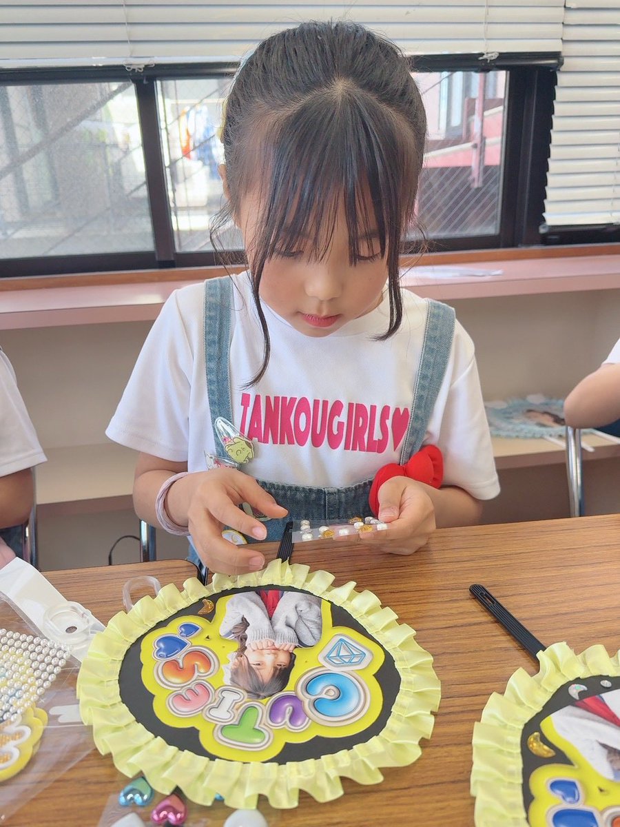 こんばんLUNAー🌙
今日は第4回ファンミーティングありがとうございました😊
可愛いうちわたくさん作れて楽しかった(*^ω^*)
みんなのうちわもめっちゃ可愛かった☻♡
さいごのミニライブでもみんながおうえんしてくれて嬉しかった（╹◡╹）
次のイベントもまたきてください♡

#LUNA
#ファンミ