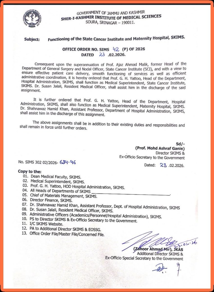 GulistanNewsTV's tweet photo. Prof. G.H. Yattoo Appointed Medical Superintendent of State Cancer Institute and Maternity Hospital at SKIMS
#SKIMS #StateCancerInstitute #HospitalAdministration #MedicalSuperintendent #HealthcareUpdate #Srinagar #JammuAndKashmir https://t.co/9mXGxBeULL