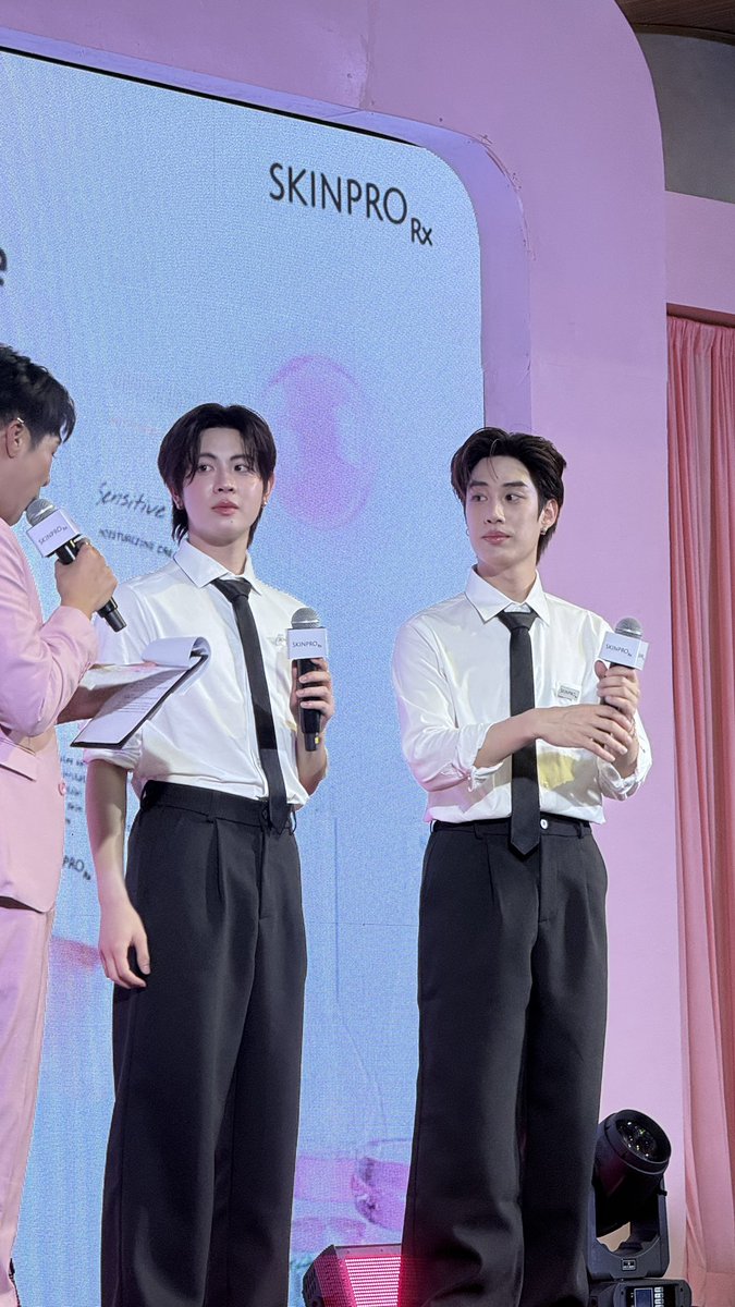 ลุค✌🏻 เป็นยังไงงงงบ้างงงงคะพี่ๆติดฝน☔️

#MoistSafeZonexTFO #มอยส์เซฟโซนxTFO
#TleFirstonexSKINPRORx
#SKINPRORx #TleFirstone