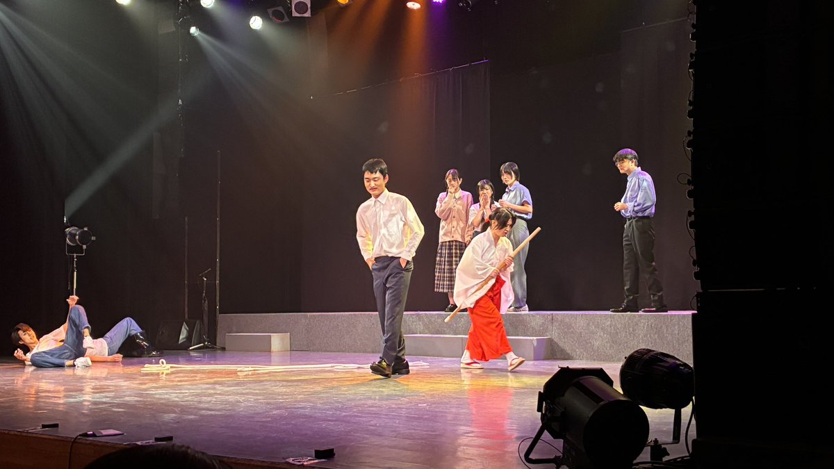 🍃🌸春の演劇発表会🌸🍃

3公演目 2年総合声優コース
『約束〜沖ノ島物語〜』

2年生の力、成長を目一杯見せてくれました✨️

これにて春の演劇発表会、全公演終了！！
足を運んでくださった皆様、本当にありがとうございました！

#大阪アニカレ 
#春の演劇発表会