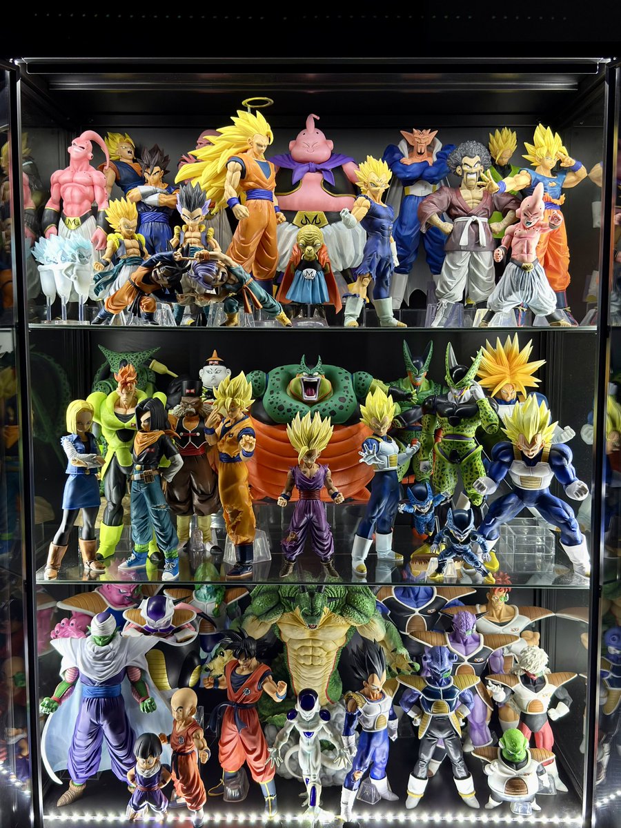 コレクションケース一新‼️ IKEAのルードスタ3台設置しました✌🏻✨ 左