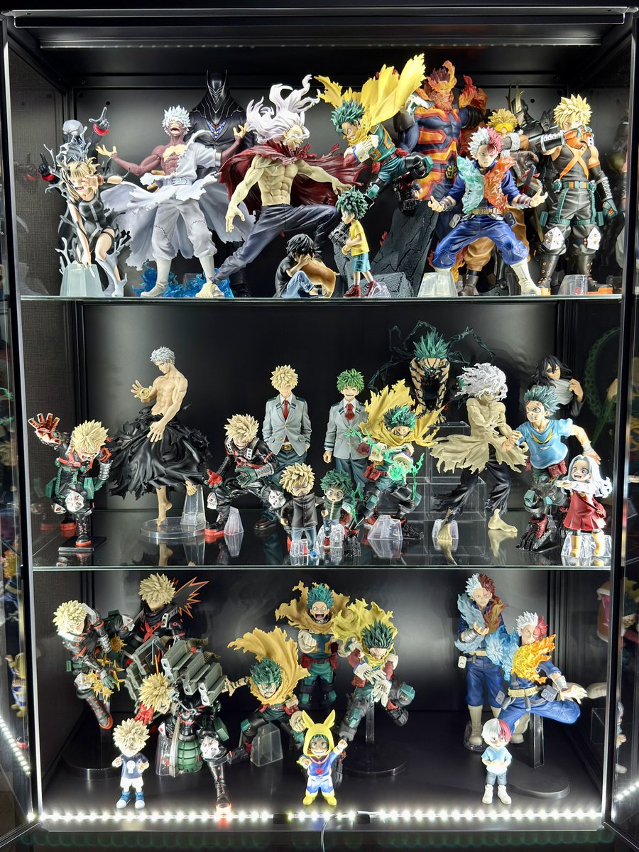 コレクションケース一新‼️ IKEAのルードスタ3台設置しました✌🏻✨ 左